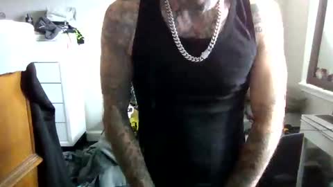 cruz815 online show from 19, 4, 2026