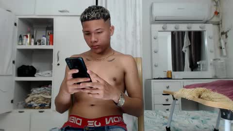 Snapshot of crys_22 chatting on 9, 11, 2025 crys_22 online show from 9, 11, 2025