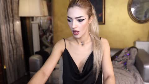 Crys online show from 1, 1, 2025