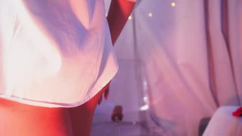 Snapshot of crystal_gilton chatting on 4, 5, 2026 crystal_gilton online show from 4, 5, 2026