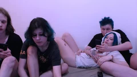 Snapshot of crystal_porn_love chatting on 4, 3, 2025 Crystal and Marcl online show from 4, 3, 2025