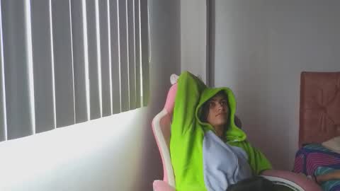 Crystal Blaze online show from 16, 10, 2025