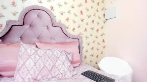 Snapshot of crystal_watson0 chatting on 20, 5, 2026 Milf Latina online show from 20, 5, 2026
