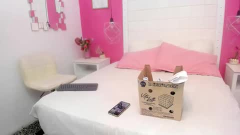 Snapshot of crystal_watson0 chatting on 27, 5, 2026 Milf Latina online show from 27, 5, 2026