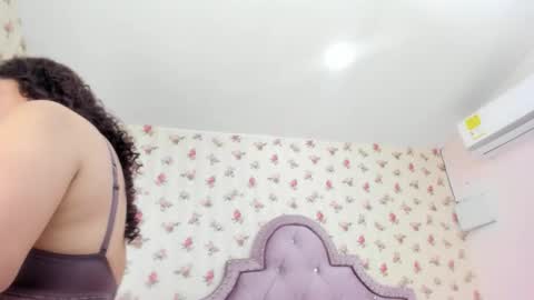 Snapshot of crystal_watson0 chatting on 11, 6, 2026 Milf Latina online show from 11, 6, 2026