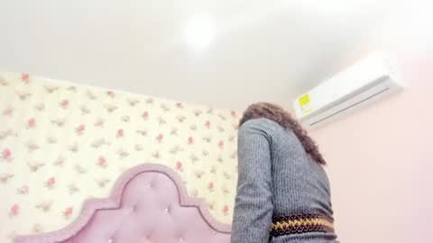 Snapshot of crystal_watson0 chatting on 19, 6, 2026 Milf Latina online show from 19, 6, 2026