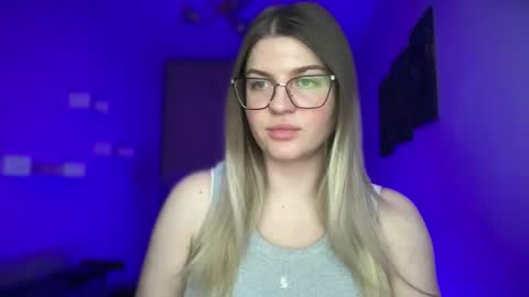 crystalblush01 online show from 25, 4, 2026