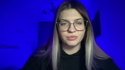 crystalblush01 online show from 26, 4, 2026