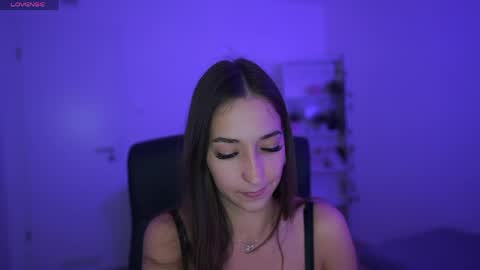 Crystalbrunette18 online show from 27, 4, 2026