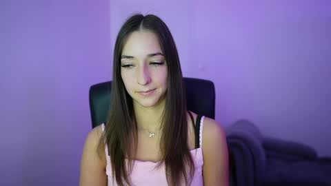 Crystalbrunette18 online show from 22, 5, 2026