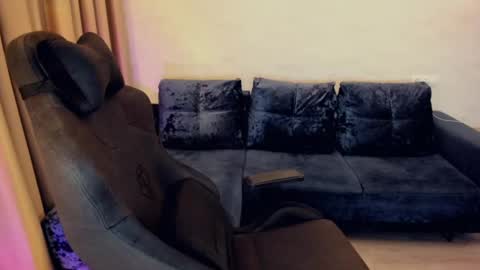 Snapshot of crystalemily chatting on 14, 12, 2024 crystalemily online show from 14, 12, 2024