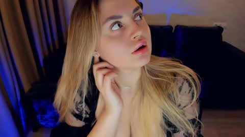 Snapshot of crystalemily chatting on 29, 1, 2025 crystalemily online show from 29, 1, 2025