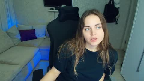 crystalemily online show from 31, 3, 2026