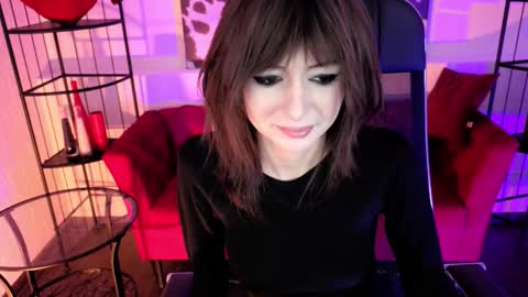 Snapshot of crystallbloom chatting on 4, 2, 2026 crystallbloom online show from 4, 2, 2026