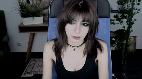 Snapshot of crystallbloom chatting on 2, 3, 2026 crystallbloom online show from 2, 3, 2026