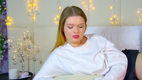 Snapshot of crystallyons chatting on 22, 12, 2024 Crystal online show from 22, 12, 2024