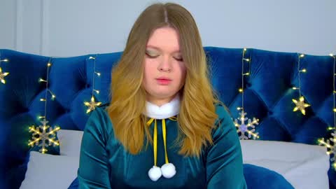 Snapshot of crystallyons chatting on 25, 12, 2024 Crystal online show from 25, 12, 2024