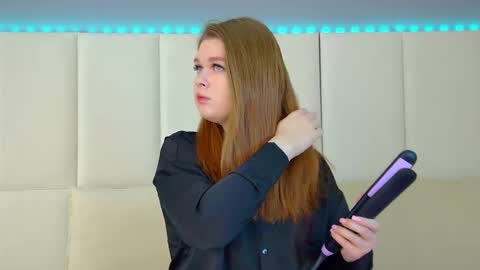 Snapshot of crystallyons chatting on 2, 3, 2025 Crystal online show from 2, 3, 2025