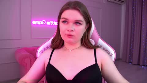 Snapshot of crystallyons chatting on 9, 3, 2025 Crystal online show from 9, 3, 2025