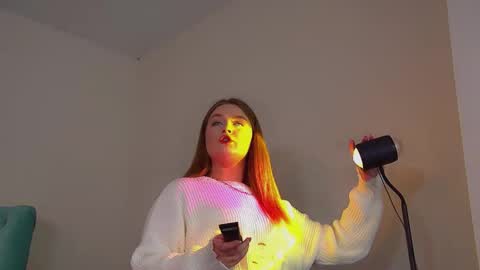 Snapshot of crystallyons chatting on 14, 9, 2025 Crystal online show from 14, 9, 2025