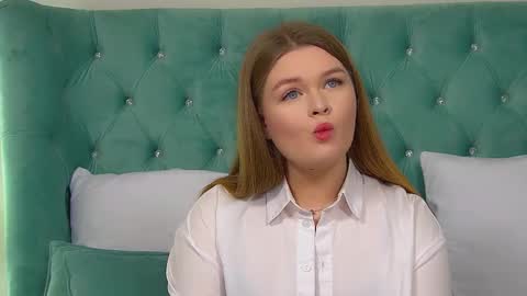 Snapshot of crystallyons chatting on 27, 9, 2025 Crystal online show from 27, 9, 2025