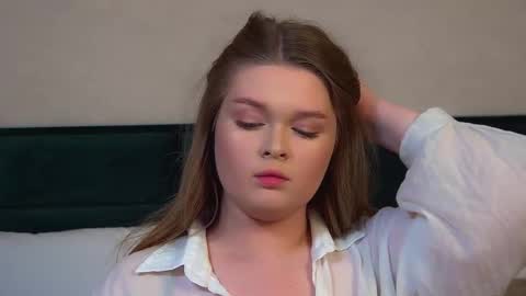 Snapshot of crystallyons chatting on 19, 10, 2025 Crystal online show from 19, 10, 2025