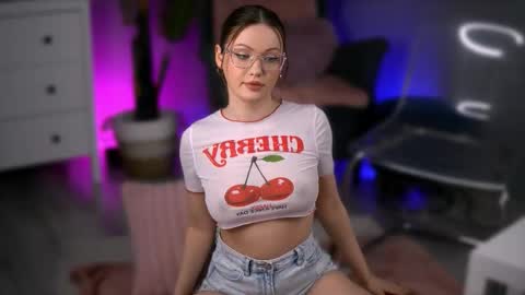 CrystalMo0n online show from 27, 3, 2026