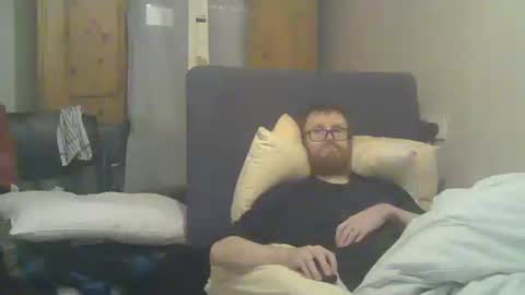 Snapshot of cs014g8493 chatting on 17, 9, 2025 chris online show from 17, 9, 2025