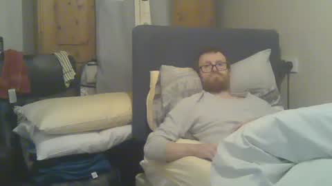 Snapshot of cs014g8493 chatting on 21, 11, 2025 chris online show from 21, 11, 2025