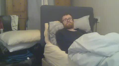 Snapshot of cs014g8493 chatting on 26, 11, 2025 chris online show from 26, 11, 2025