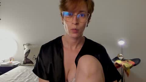 Snapshot of cuddlingbunnny chatting on 3, 1, 2025 Leonela online show from 3, 1, 2025