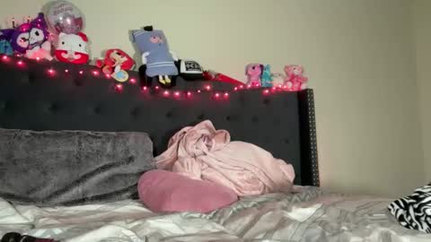 Snapshot of cum2charmxx chatting on 26, 10, 2025 cum2charmxx online show from 26, 10, 2025