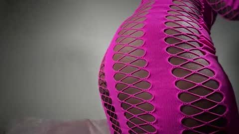 Snapshot of cum2charmxx chatting on 23, 11, 2025 cum2charmxx online show from 23, 11, 2025