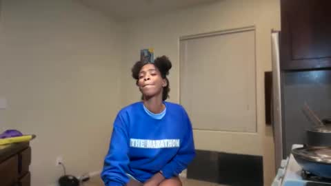 Snapshot of cum2charmxx chatting on 24, 11, 2025 cum2charmxx online show from 24, 11, 2025