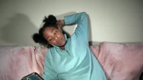 Snapshot of cum2charmxx chatting on 26, 11, 2025 cum2charmxx online show from 26, 11, 2025