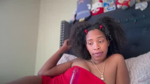 Snapshot of cum2charmxx chatting on 17, 12, 2025 cum2charmxx online show from 17, 12, 2025