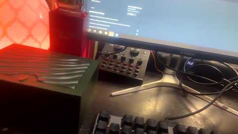 im KIM new girl to spoil online show from 5, 3, 2025