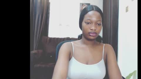 Snapshot of cumebony_petit chatting on 27, 5, 2026 cumebony_petit online show from 27, 5, 2026