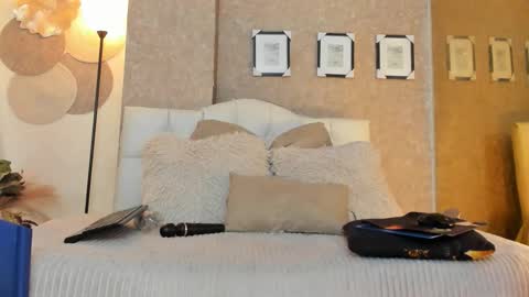 Snapshot of cumming_loving chatting on 17, 10, 2025 Cumming Loving online show from 17, 10, 2025