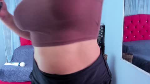 Snapshot of cumming_tiffani chatting on 5, 2, 2025 cumming tiffani online show from 5, 2, 2025