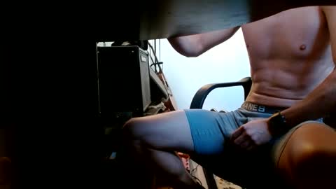 Snapshot of cumplaywithmeb chatting on 1, 3, 2025 cumplaywithmeb online show from 1, 3, 2025