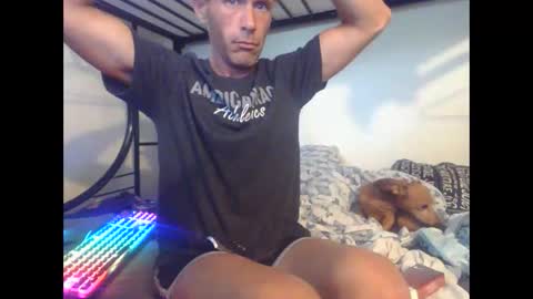 Snapshot of cumslutboi27 chatting on 21, 10, 2025 cumslutboi27 online show from 21, 10, 2025