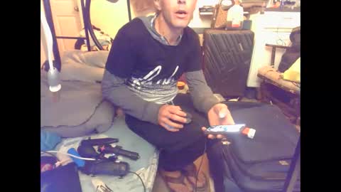Snapshot of cumslutboi27 chatting on 29, 10, 2025 cumslutboi27 online show from 29, 10, 2025