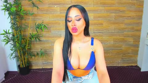 cupcake_izzy online show from 7, 4, 2026