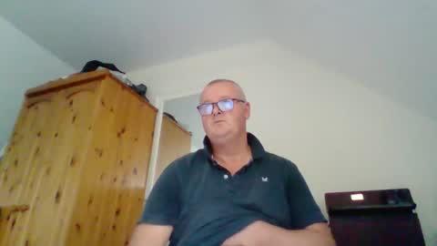 curiousax77 online show from 14, 10, 2025