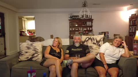 curious couple online show from 19, 4, 2026