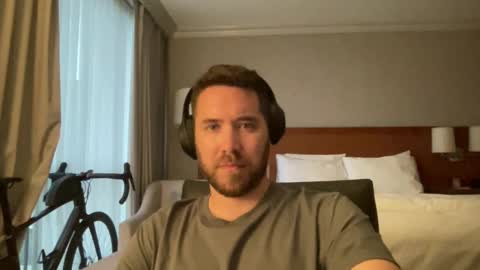 curiouspeteyp online show from 22, 9, 2025