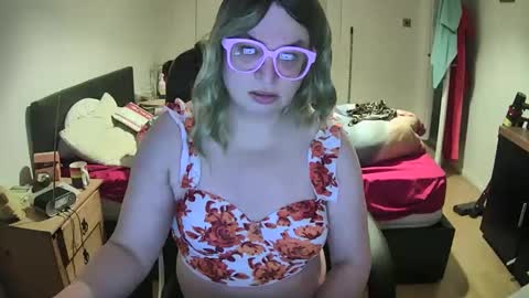 Snapshot of curleyshirley chatting on 28, 1, 2025 Shirley online show from 28, 1, 2025