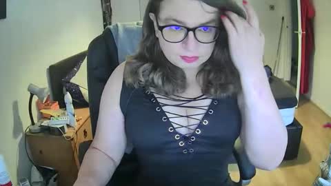 Snapshot of curleyshirley chatting on 14, 9, 2025 Shirley online show from 14, 9, 2025