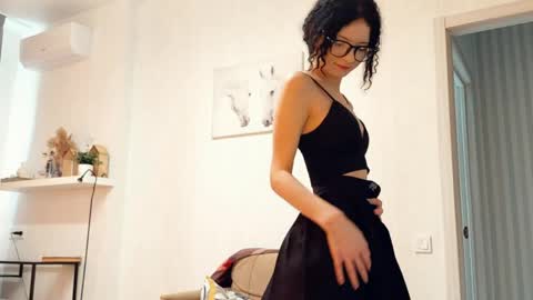 Snapshot of curlixiee chatting on 22, 4, 2026 Kira online show from 22, 4, 2026